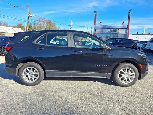 Used 2024 Chevrolet Equinox LS image 7