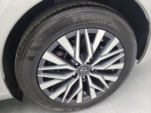 Used 2025 Nissan Altima 2.5 SV FWD image 31
