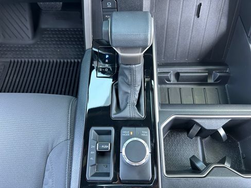 Certified 2025 Toyota Tundra SR5 w/ SR5 Convenience Package AWD/4WD image 17