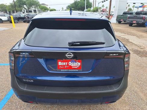 Certified 2025 Nissan Kicks SV image 6
