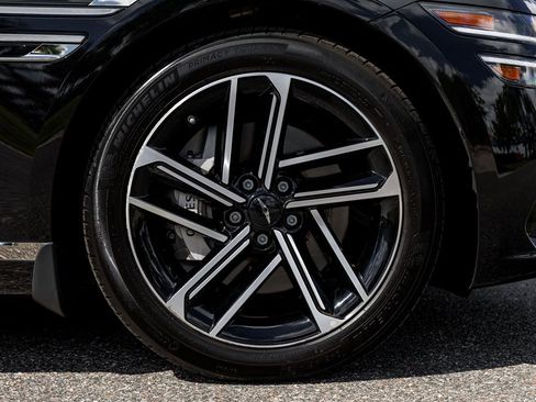 Used 2025 Genesis G80 2.5T Advanced image 12