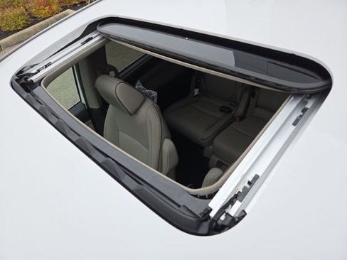 Used 2024 Honda Odyssey Elite image 9