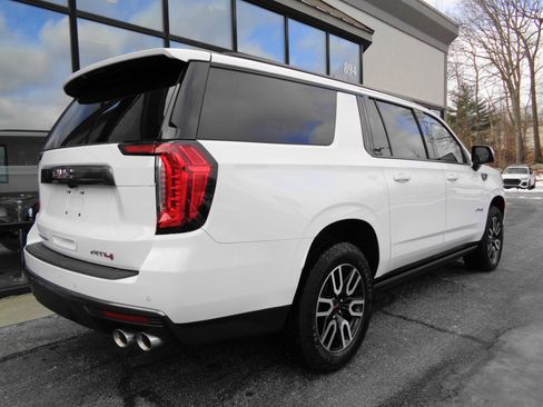Used 2023 GMC Yukon XL AT4 w/ Technology Package image 5
