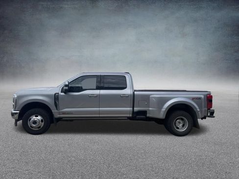 Used 2024 Ford F350 Lariat w/ Lariat Ultimate Package AWD/4WD image 2