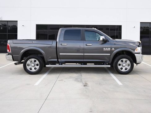 Used 2018 RAM 2500 Laramie w/ Convenience Group AWD/4WD image 10
