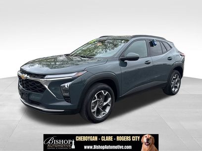 Used 2025 Chevrolet Trax LT