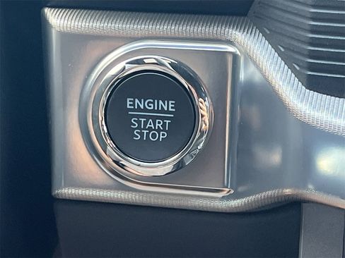 New 2025 Ford F150 Lariat w/ Equipment Group 502A High image 5