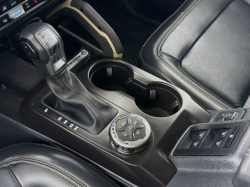 Used 2025 Ford Bronco Badlands AWD/4WD image 19