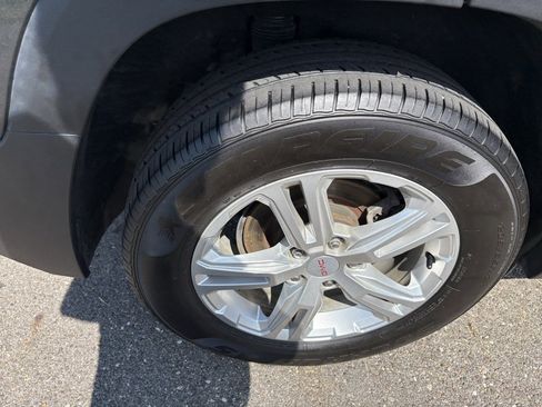 Used 2018 GMC Terrain SLE w/ Driver Convenience Package image 17
