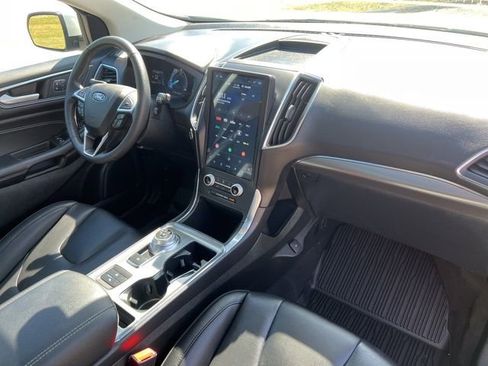 Used 2022 Ford Edge Titanium image 36