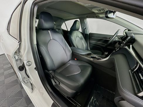 Used 2024 Toyota Camry SE w/ Convenience Package image 28