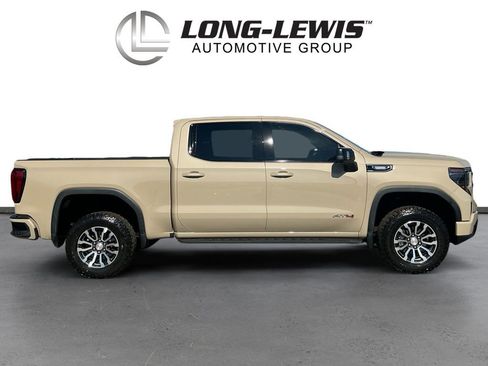 Used 2022 GMC Sierra 1500 AT4 w/ AT4 Preferred Package image 8