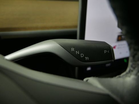Used 2023 Tesla Model Y Long Range AWD/4WD image 27