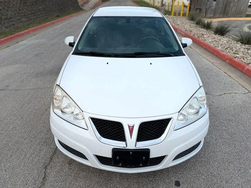 Used 2010 Pontiac G6 Sedan 4D image 4