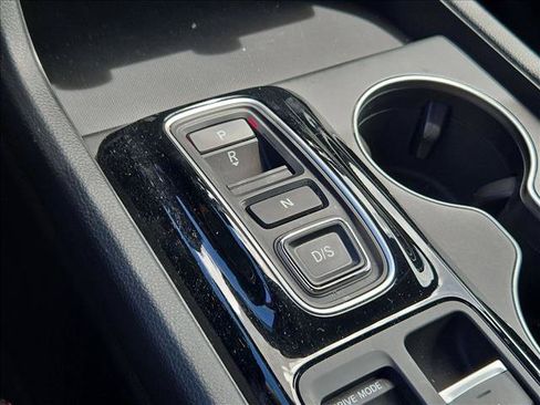 Used 2025 Honda Pilot Sport image 10