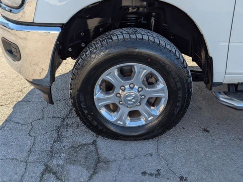 Used 2024 RAM 2500 Big Horn image 10