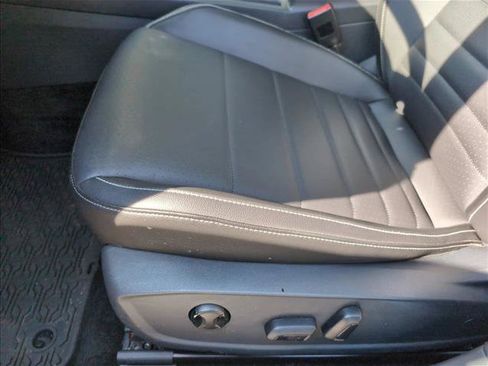 Used 2023 Volkswagen Jetta SE FWD image 8