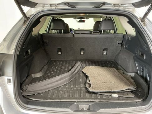 Used 2020 Subaru Outback Limited image 29