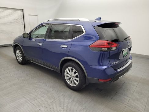 Used 2018 Nissan Rogue SV w/ Premium Package FWD image 3