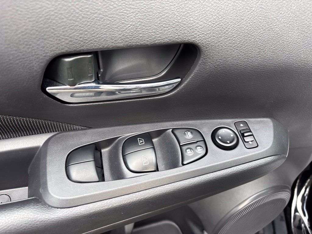 Certified 2024 Nissan Kicks SV FWD image 18