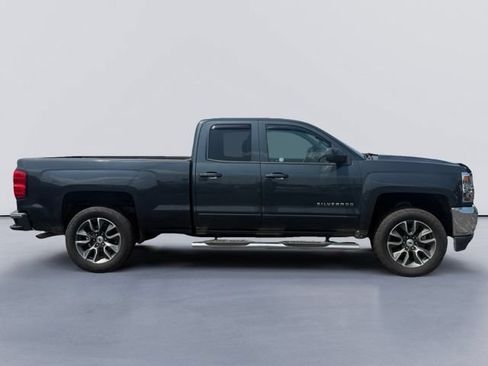 Used 2019 Chevrolet Silverado 1500 LT AWD/4WD image 2
