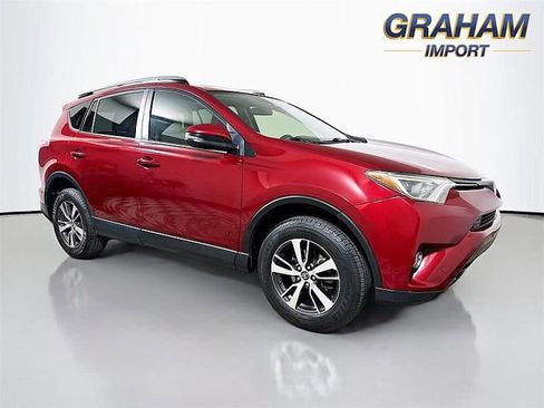 Used 2018 Toyota RAV4 XLE AWD/4WD image 1
