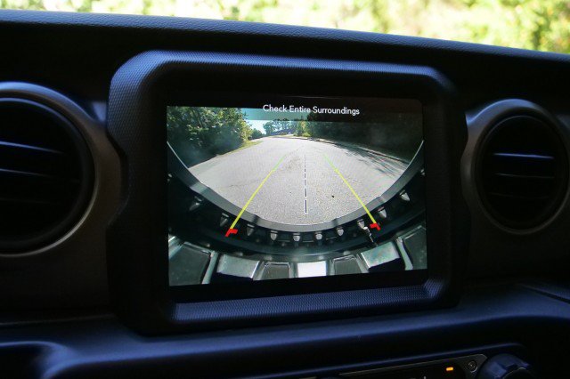 Used 2022 Jeep Wrangler Sport AWD/4WD image 19
