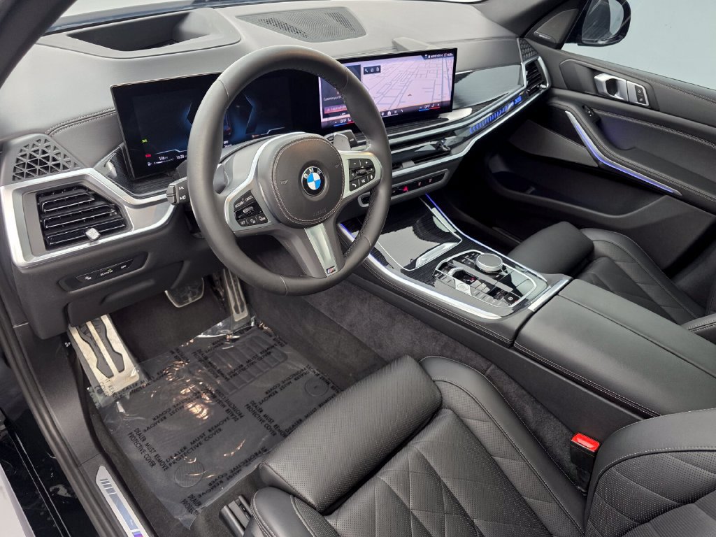 Used 2024 BMW X5 xDrive40i w/ M Sport Package AWD/4WD image 10