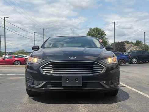 Used 2019 Ford Fusion SE FWD image 12