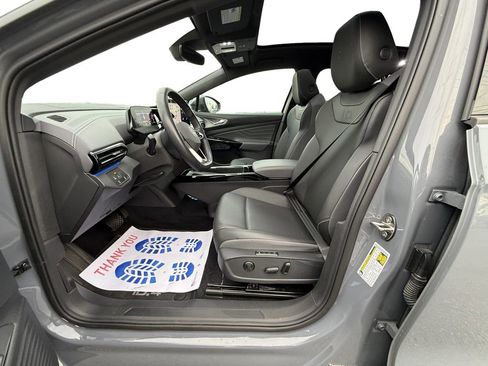 Used 2023 Volkswagen ID.4 S image 9
