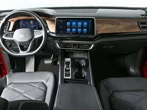 Certified 2024 Volkswagen Atlas SE w/ Panoramic Sunroof Package image 16