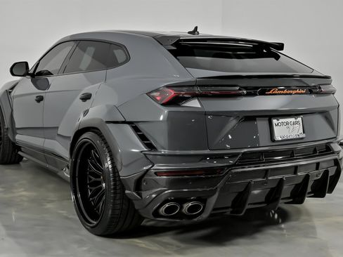 Used 2023 Lamborghini Urus Performante image 12