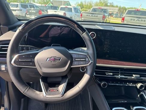 Used 2024 Chevrolet Traverse Z71 w/ Enhanced Driving Package AWD/4WD image 14