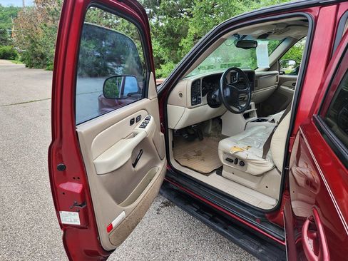 Used 2002 Chevrolet Suburban LT AWD/4WD image 18