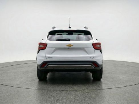Used 2025 Chevrolet Trax LT FWD image 7