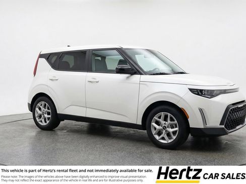 Used 2025 Kia Soul LX w/ LX Technology Package FWD image 1