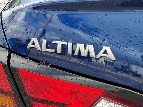 Used 2024 Nissan Altima 2.5 SR FWD image 30