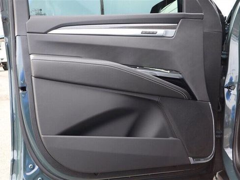 Used 2026 Cadillac Escalade V w/ LPO, ONYX Package AWD/4WD image 12