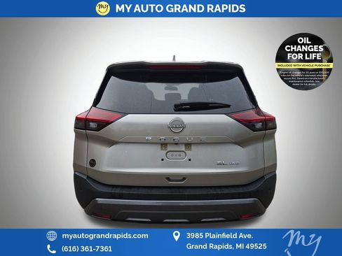 Used 2023 Nissan Rogue SL AWD/4WD image 6
