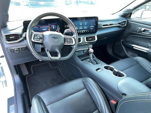 Used 2024 Ford Mustang Premium image 9