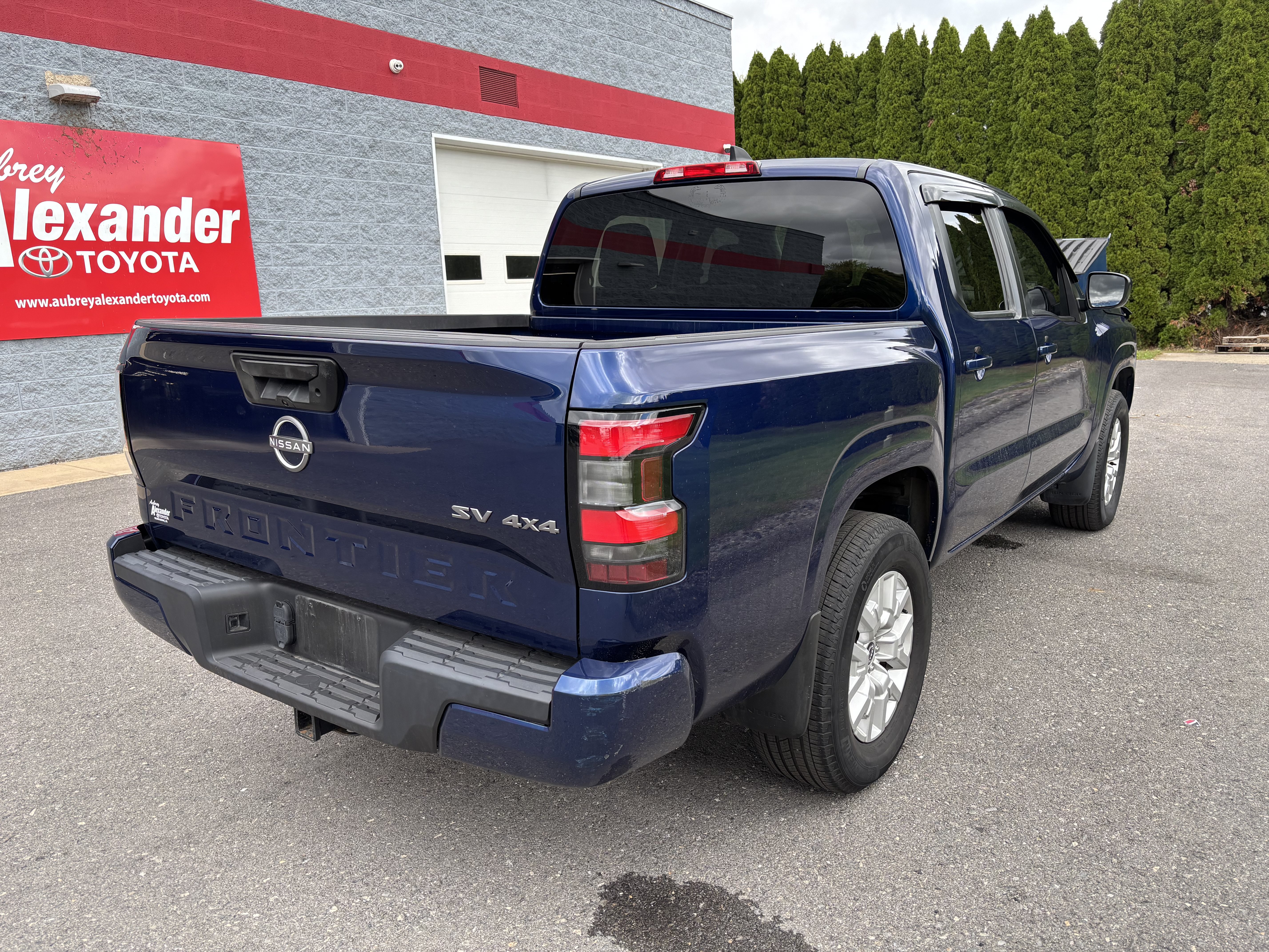 Used 2023 Nissan Frontier SV w/ Tow Package AWD/4WD image 3