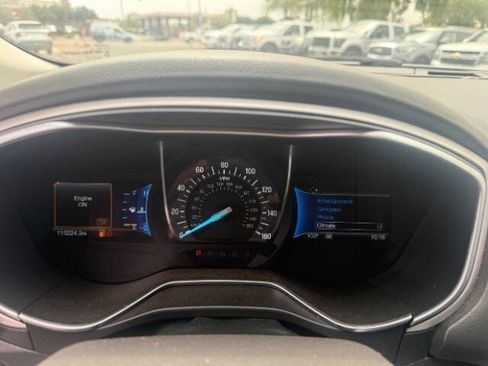 Used 2016 Ford Fusion SE FWD image 12