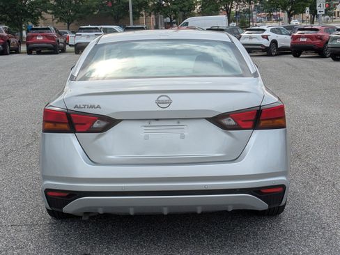 Used 2025 Nissan Altima 2.5 SV AWD/4WD image 7