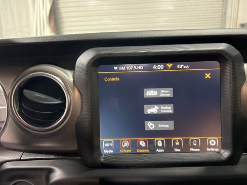 Used 2022 Jeep Wrangler Unlimited Rubicon 4xe image 36