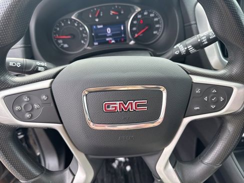 Used 2023 GMC Terrain SLE w/ Driver Convenience Package image 14