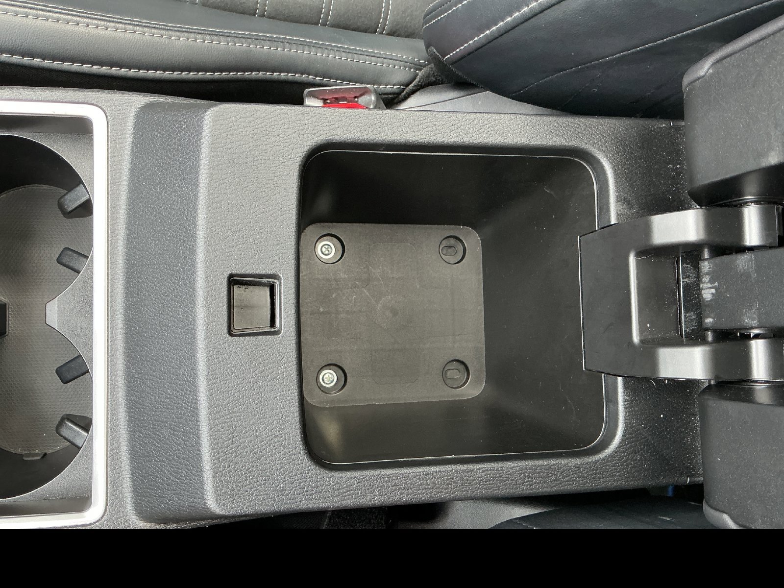 Used 2024 Mitsubishi Outlander 4WD Plug-In Hybrid image 26