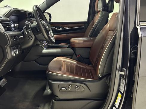 Used 2023 GMC Yukon Denali Ultimate AWD/4WD image 10