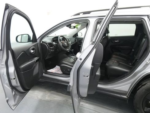 Used 2021 Jeep Cherokee Latitude Plus AWD/4WD image 21
