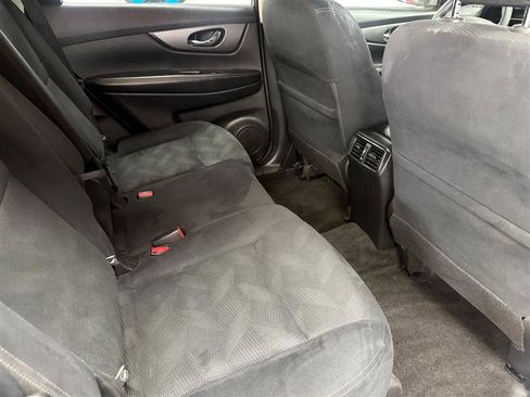 Used 2016 Nissan Rogue SV w/ SV Premium Package FWD image 9