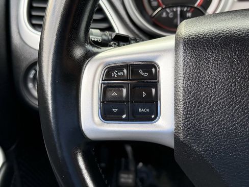 Used 2019 Dodge Journey SE image 29
